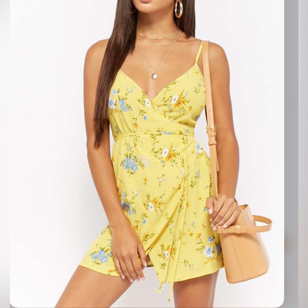 FOREVER 21 Women Yellow Printed Wrap Dress - Picture 2 of 5